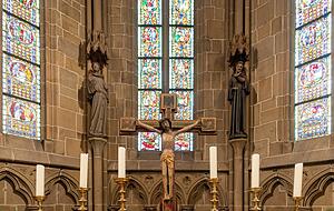 Das Kirchenfenster der Ritterstiftskirche zeigt 76 bunte Motive aus der Bibel. Das Kirchenfenster der Ritterstiftskirche zeigt 76 bunte Motive aus der Bibel.