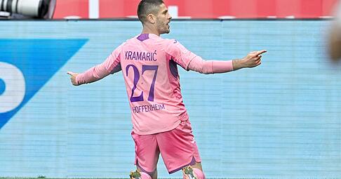 Hoffenheims Andrej Kramaric jubelt in pinkfarbenen Sondertrikots, um auf Brustkrebs-Früherkennung aufmerksam zu machen Hoffenheims Andrej Kramaric jubelt in pinkfarbenen Sondertrikots, um auf Brustkrebs-Früherkennung aufmerksam zu machen