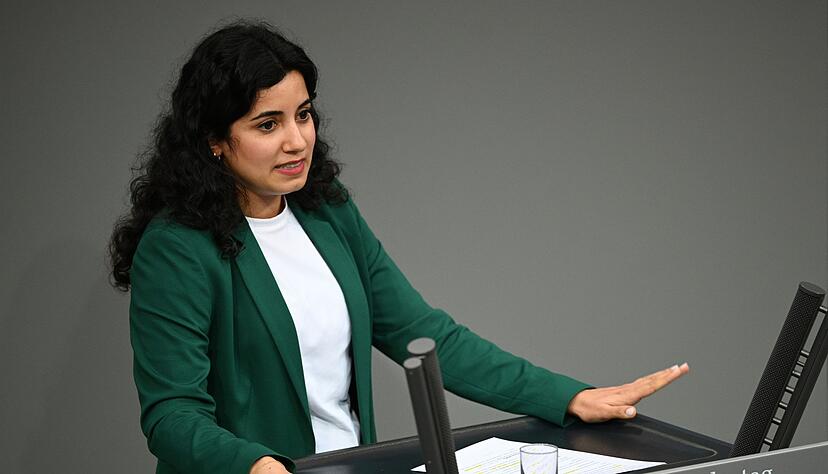 Die Gr&uuml;nen-Politikerin Misbah Khan sieht einen parteipolitischen Zusammenhang. (Archivbild)