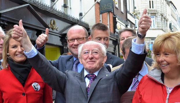 Siegerpose: Michael D. Higgins wird neuer Präsident Irlands. Foto: Irish Labour Party Siegerpose: Michael D. Higgins wird neuer Präsident Irlands. Foto: Irish Labour Party