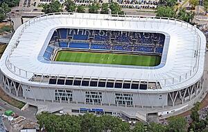 Der neue Wildpark aus der Luft: Die Spielstätte des Zweitligisten Karlsruher SC ist am Mittwochabend mit einer Partie gegen den FC Liverpool eingeweiht worden.
Foto: dpa Der neue Wildpark aus der Luft: Die Spielstätte des Zweitligisten Karlsruher SC ist am Mittwochabend mit einer Partie gegen den FC Liverpool eingeweiht worden.
Foto: dpa