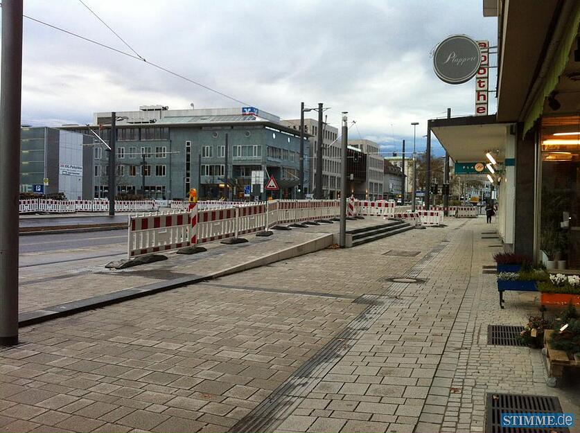 04.11.2013: Auf der Westseite der Allee sind die Arbeiten weitgehend abgeschlossen.