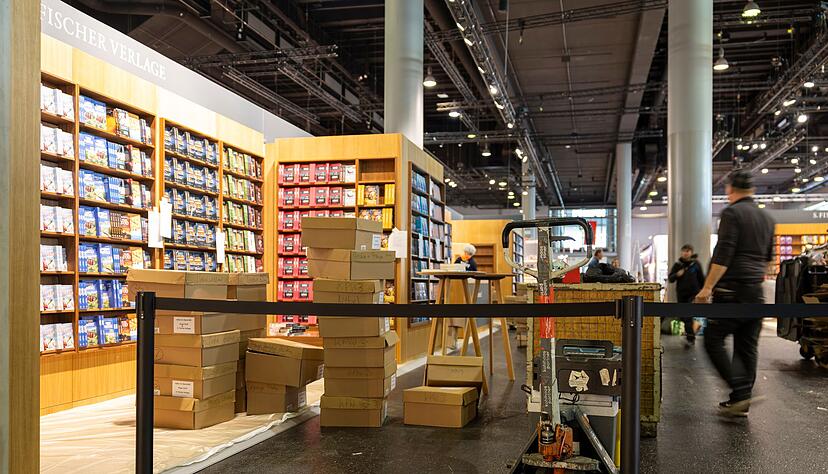Ausgerechnet zum Start der Frankfurter Buchmesse sind haben die Verlage Probleme, erfolgreiche Bücher nachzudrucken. Ausgerechnet zum Start der Frankfurter Buchmesse sind haben die Verlage Probleme, erfolgreiche Bücher nachzudrucken.