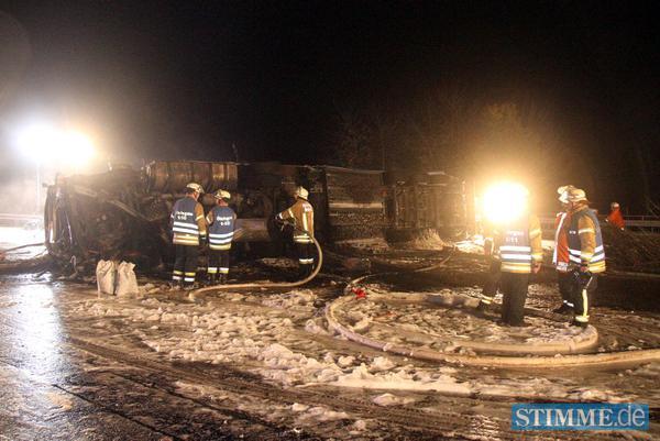 Vier Tote bei Unfall auf A6 | 03.11. Vier Tote bei Unfall auf A6 | 03.11.