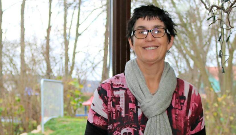 Martina Kappes-Zuber mit Hilfspaketen für Rumänien.Fotos: Ute Plückthun