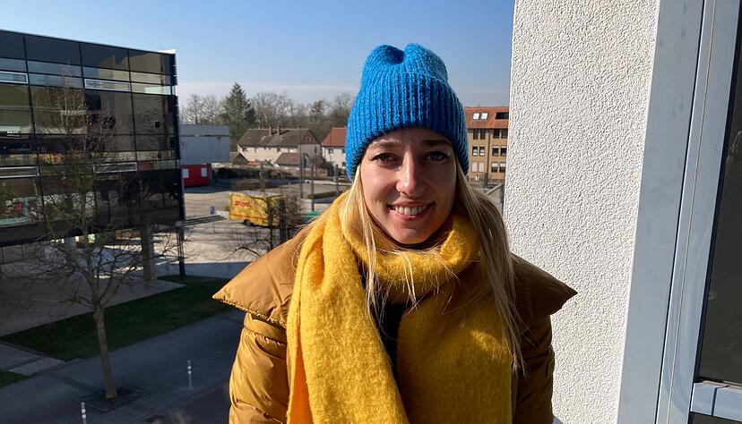 Vera Viarbila arbeitet als Zahnärztin in der Praxis Köszeghy in Bad Friedrichshall-Kochendorf und trägt derzeit Blau-Gelb. Vera Viarbila arbeitet als Zahnärztin in der Praxis Köszeghy in Bad Friedrichshall-Kochendorf und trägt derzeit Blau-Gelb.