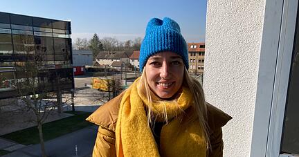Vera Viarbila arbeitet als Zahnärztin in der Praxis Köszeghy in Bad Friedrichshall-Kochendorf und trägt derzeit Blau-Gelb.