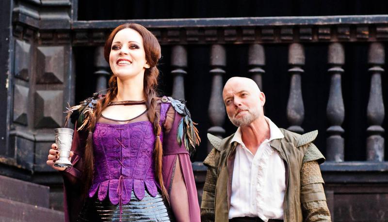Sie setzt ihre Mittel ein, um etwas zu erreichen. Jasmin Wagner ist in diesem Sommer die Adelheid beim Traditionsstück der Burgfestspiele Jagsthausen, Marco Albrecht schlüpft in die Rolle des Weislingen im "Götz von Berlichingen."
Foto: Burgfestspiele