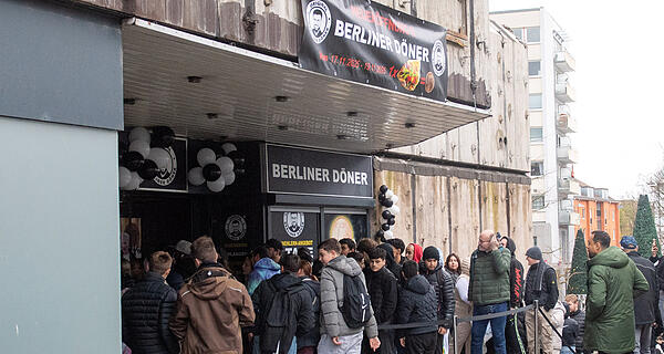 1-Cent-Aktion sorgt für Ansturm bei „Original Berliner Döner“ in Heilbronn