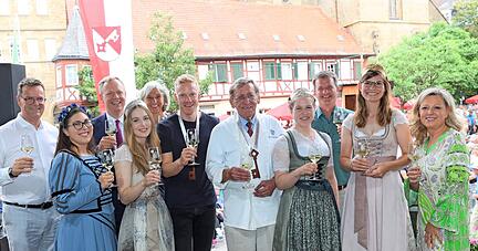 Zur Eröffnung des 26. Hohenloher Weindorfes mit Weinhoheiten und Prominenz war der Marktplatz gut gefüllt.
Fotos: Ralf Seidel