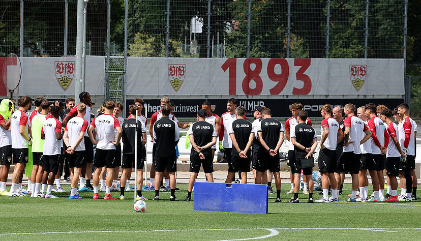 Der VfB Stuttgart startet in die Vorbereitung. Zum Auftakt gab es eine öffentliche Trainingseinheit.