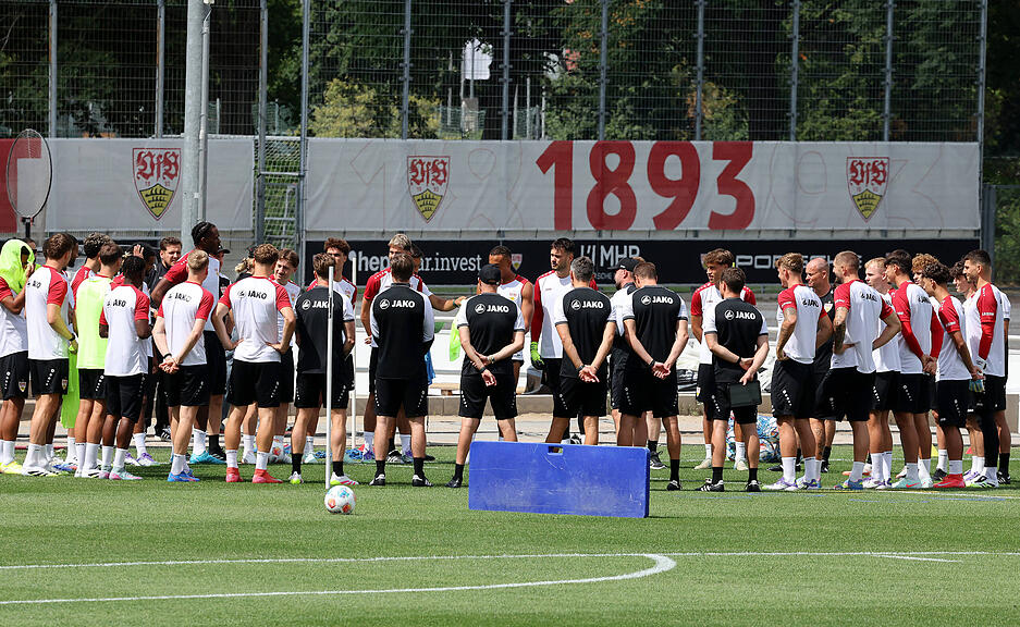 Der VfB Stuttgart startet in die Vorbereitung. Zum Auftakt gab es eine öffentliche Trainingseinheit.