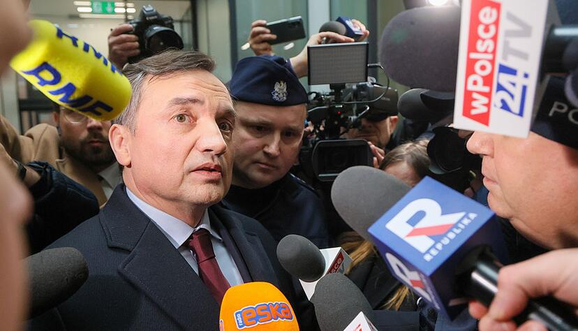 Polens früherer Justizminister Zbigniew Ziobro, den die Staatsanwaltschaft festnehmen will. (Archivbild) Polens früherer Justizminister Zbigniew Ziobro, den die Staatsanwaltschaft festnehmen will. (Archivbild)