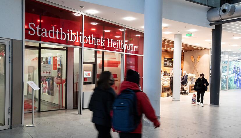 Aufgrund von Umbaumaßnahmen in der Hauptstelle im K3 ist die Stadtbibliothek bis 2023 in ein Ausweichquartier umgezogen.