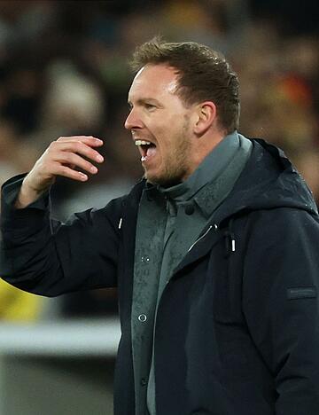 Alles h&ouml;rt auf sein Kommando: Julian Nagelsmann in Aktion am Spielfeldrand.