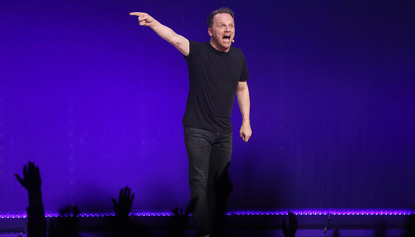 Meister der Improvisation: Comedian Ralf Schmitz steht im
ständigen Austausch mit seinem Publikum.