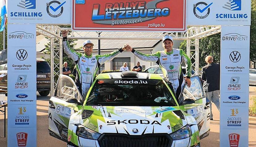 Stefan Kopczyk (links) und Marijan Griebel trotzten in Luxemburg allen Hindernissen und waren auch nach ihrem Gesamtsieg oben auf.
