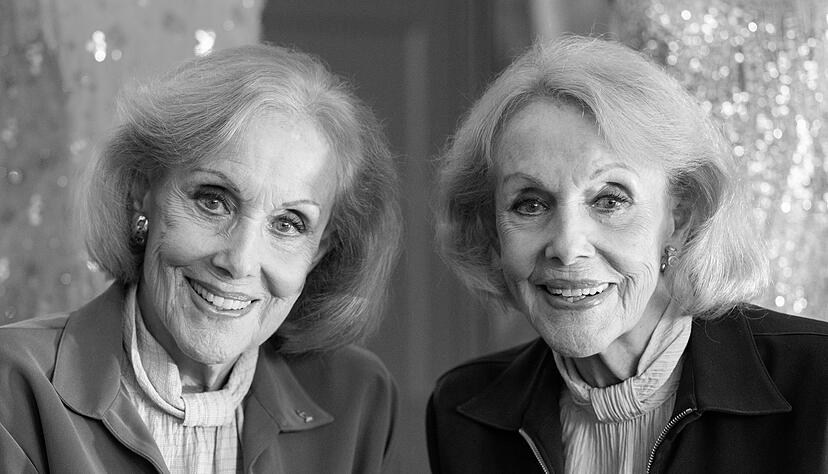 Alice (l.) und Ellen Kessler erlangten als S&auml;ngerinnen und T&auml;nzerinnen international Ber&uuml;hmtheit. (Archivbild)