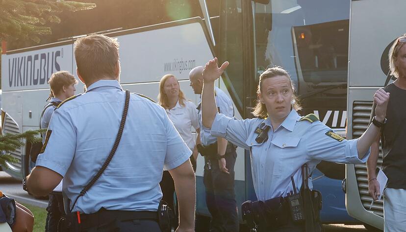 Mindestens ein Mensch kam bei dem Zugungl&uuml;ck ums Leben.