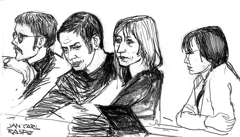 Die Bleistiftzeichnung eines Gerichtszeichners zeigt die Angeklagten (l-r) Jan Carl Raspe, Andreas Baader, Gudrun Ensslin und Ulrike Meinhof im Gerichtssaal in Stuttgart.
