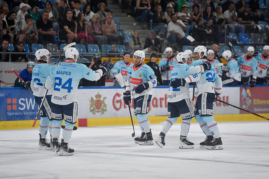 Das Testspiel zwischen den Bietigheim Steelers und den Heilbronner Falken sorgt für ein bisschen Derby-Stimmung.