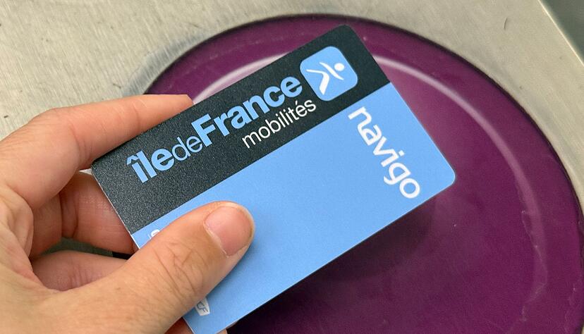 Auf die Navigo-Karten in Paris lassen sich verschiedene Fahrkartentypen herunterladen (Archivbild). Auf die Navigo-Karten in Paris lassen sich verschiedene Fahrkartentypen herunterladen (Archivbild).