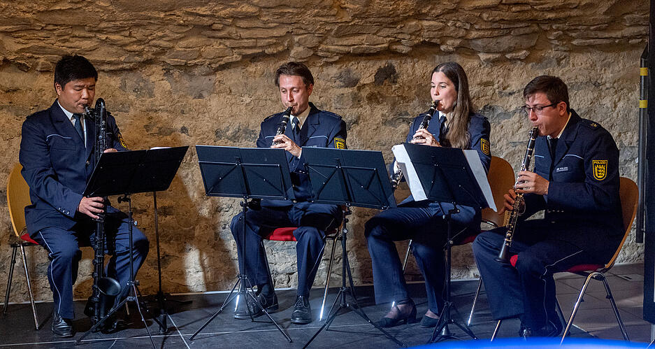 Neben stimmigen St&uuml;cken vom Klarinettenquartett des Landespolizeiorchesters unter Leitung von Arata Kojima klangen auch programmatische, gesellschaftspolitische T&ouml;ne an.