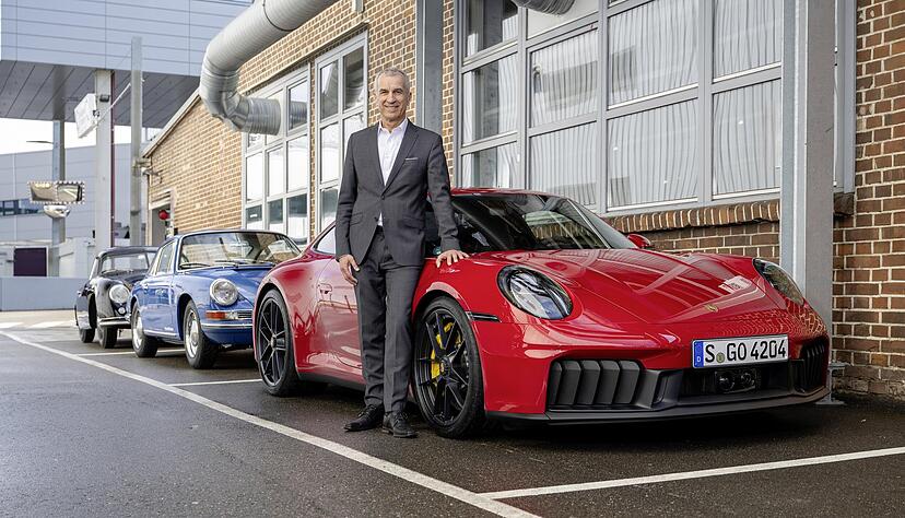 Porsche-Produktionsvorstand Albrecht Reimold, der aus Hohenlohe stammt, ist stolz auf den Standort Zuffenhausen. Porsche-Produktionsvorstand Albrecht Reimold, der aus Hohenlohe stammt, ist stolz auf den Standort Zuffenhausen.