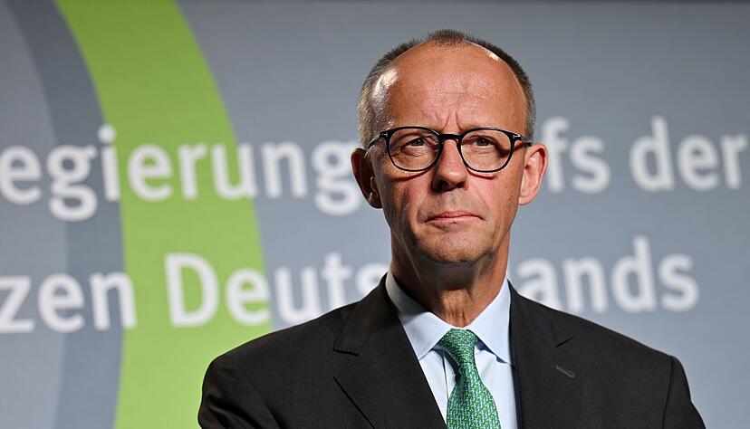 Bundeskanzler Friedrich Merz sagt Ostdeutschland weitere Unterstützung bei Infrastrukturinvestitionen zu.