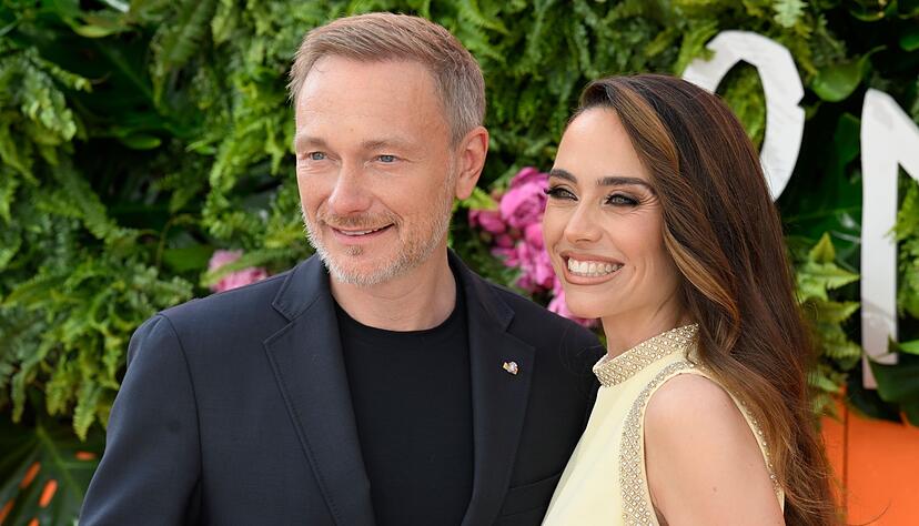 Ex-Finanzminister Christian Lindner widmet sich heute auch Vaterpflichten - er hat ein Baby mit der Journalistin Franca Lehfeldt. (Archivbild) Ex-Finanzminister Christian Lindner widmet sich heute auch Vaterpflichten - er hat ein Baby mit der Journalistin Franca Lehfeldt. (Archivbild)