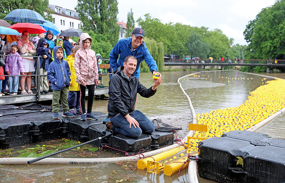 Entenrennen beim Heilbronner Lichterfest Entenrennen beim Heilbronner Lichterfest