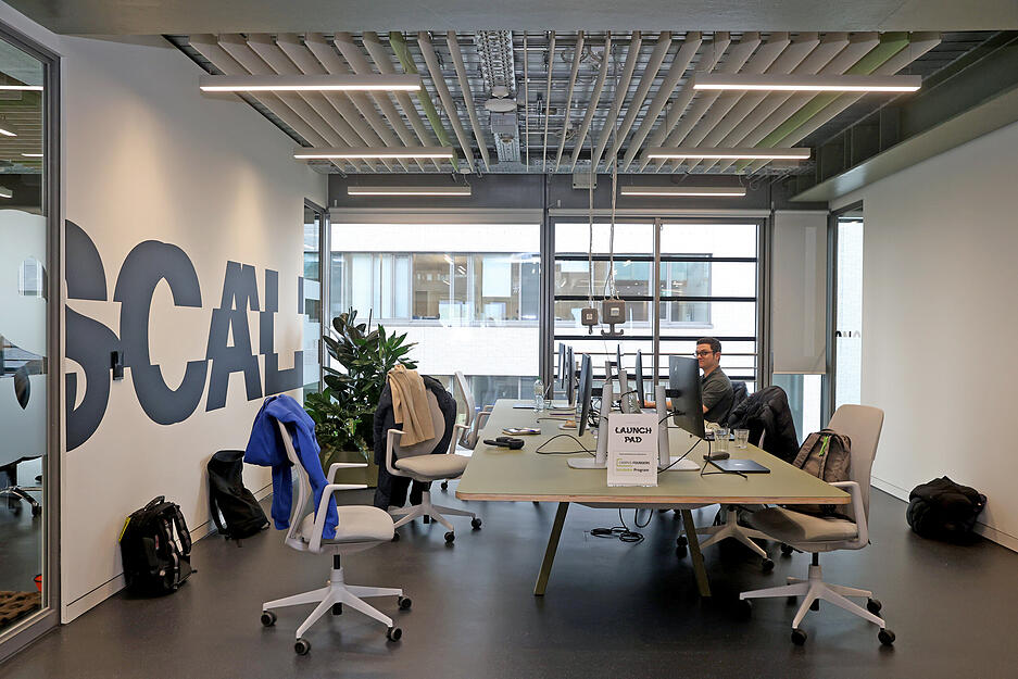 Das achtstöckige Gebäude bietet viel Platz für kreative Teams und innovative Entwicklungen. Das achtstöckige Gebäude bietet viel Platz für kreative Teams und innovative Entwicklungen.