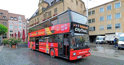 Einsteigen, aussteigen, entdecken: Der Heilbronner Sightseeing-Bus ist in seine zweite Saison gestartet.
Foto: Archiv/Mugler