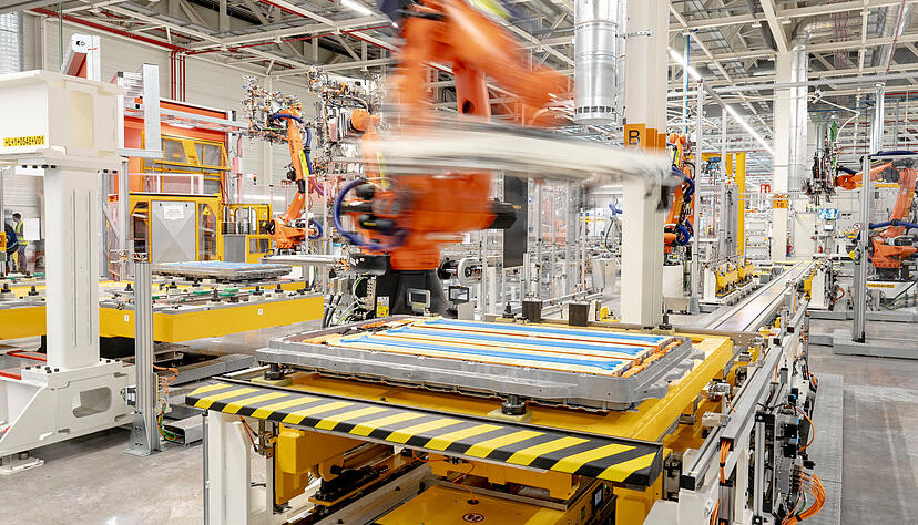 Im neuen Batteriesysteme-Montagewerk in Martorell kann alle 45 Sekunden ein Batteriepaket entstehen, das w&auml;ren bei Vollauslastung 1200 Batteriesysteme pro Tag und 300.000 pro Jahr.