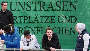 Lange Gesichter: Der TSV Amicitia Viernheim muss in die Relegation. Lange Gesichter: Der TSV Amicitia Viernheim muss in die Relegation.