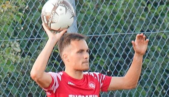 Fabian Gei&szlig;ler wird weiterhin der spielende Co-Trainer des VfR Gommersdorf sein.