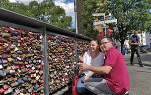 Der "Liebespunkt" hat sich zu einer Art Attraktion in der Stadt gemausert. Zweimal im Jahr wird gefeiert.  Foto: Dennis Mugler