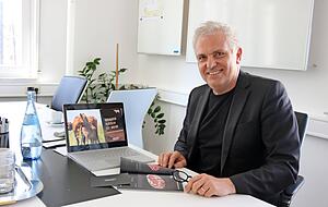 Markus Heim, Geschäftsführer der Abacco's Steakhouse GmbH, freut sich auf den Start der neuen Filiale im Marrahaus.
Foto: Thomas Zimmermann Markus Heim, Geschäftsführer der Abacco's Steakhouse GmbH, freut sich auf den Start der neuen Filiale im Marrahaus.
Foto: Thomas Zimmermann