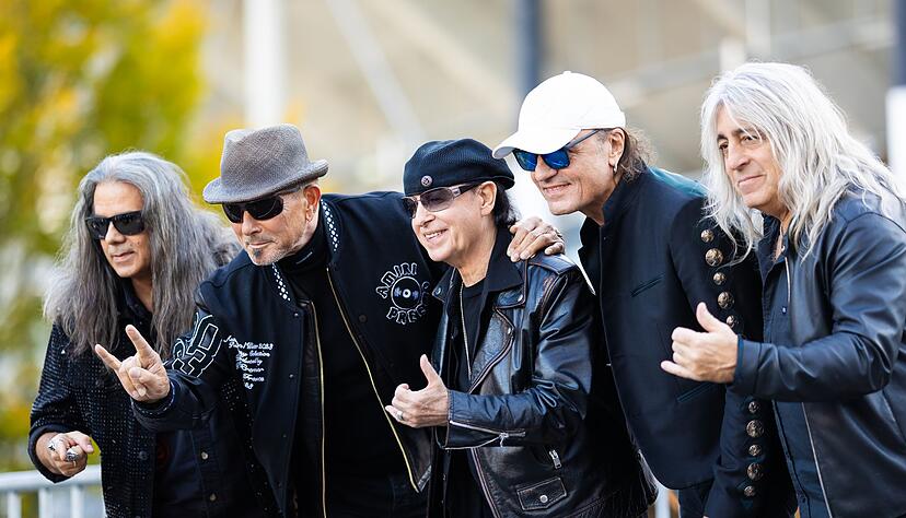 Mikkey Dee, hier rechts im Bild, mit den Scorpions.