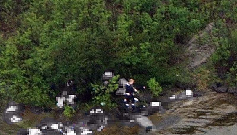 Der Tag des Massakers auf der Insel Ut&oslash;ya:&nbsp;Das Foto aus einem Polizei-Helikopter zeigt Anders Breivik inmitten seiner Opfer. Foto:&nbsp;Marius Arnesen/Archiv