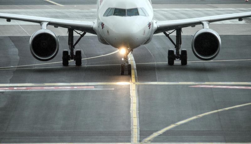 Ein Flugzeug der Lufthansa-Tochter Eurowings auf dem Flughafen in Düsseldorf. Foto: Federico Gambarini Ein Flugzeug der Lufthansa-Tochter Eurowings auf dem Flughafen in Düsseldorf. Foto: Federico Gambarini
