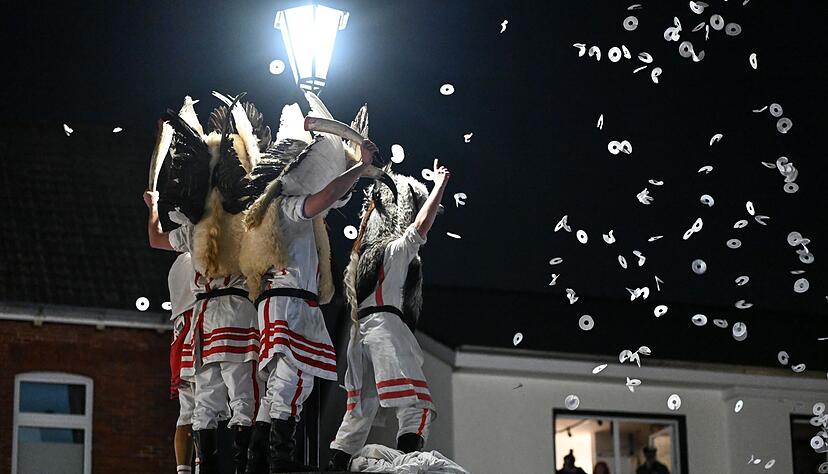 Das Klaasohm-Fest auf Borkum gehört seit Generationen für die Inselbewohner zum Höhepunkt des Jahres. Das Klaasohm-Fest auf Borkum gehört seit Generationen für die Inselbewohner zum Höhepunkt des Jahres.
