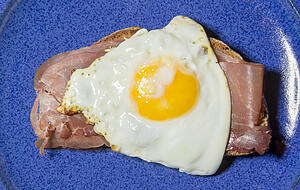 Ein Strammer Max. Foto: Raimond Spekking, CC BY-SA Ein Strammer Max. Foto: Raimond Spekking, CC BY-SA