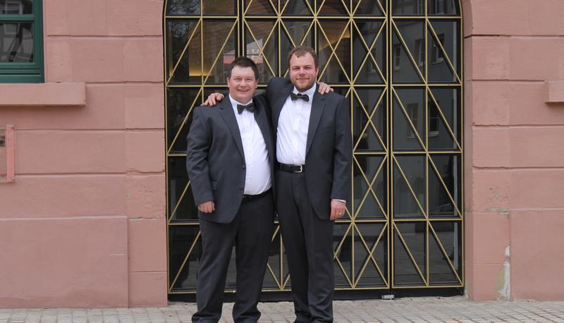 Eric Billam und Jan Kreikemeier geben sich als erste Schwulenpaar das Ja-Wort im Eppinger Rathaus. Foto: Ochs