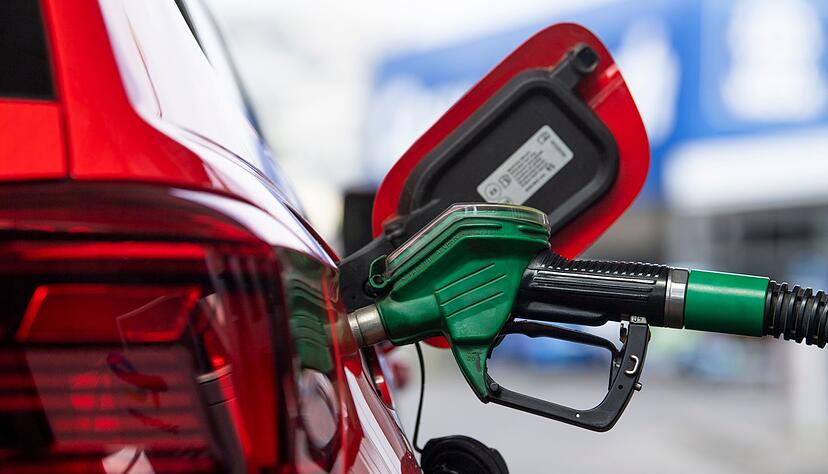 Nach einer Woche Tankrabatt profitieren Autofahrer noch wenig von der Steuersenkung.