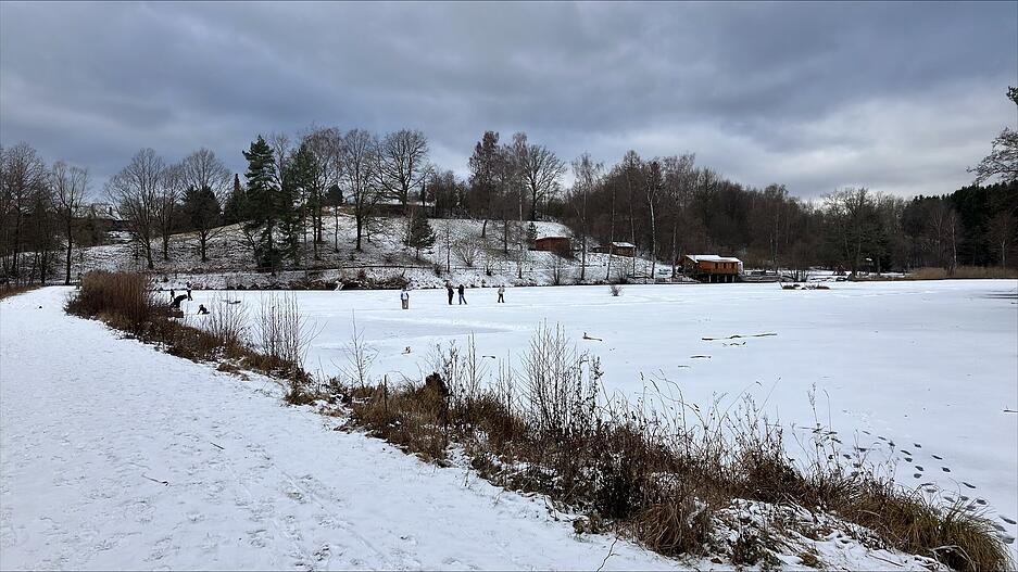 Auch auf dem Finsterroter See bei W&uuml;stenrot war dies am Samstag m&ouml;glich.