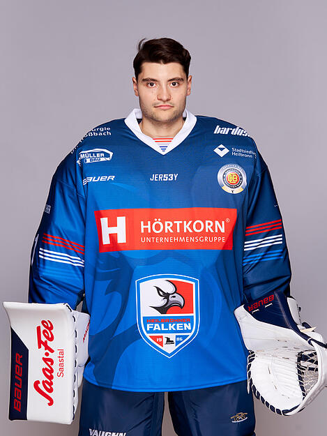 #31 Patrick Berger, Torhüter

Wie aufsteigen geht, weiß der 25-Jährige: Mit dem EV Regensburg schaffte der Keeper in der vorvergangenen Saison den Sprung aus der Oberliga in die DEL2, wo er für die Oberpfälzer immerhin 17 Mal auf dem Eis stand. Ausgebildet wurde Berger beim Deggendorfer SC und dem EV Landshut.