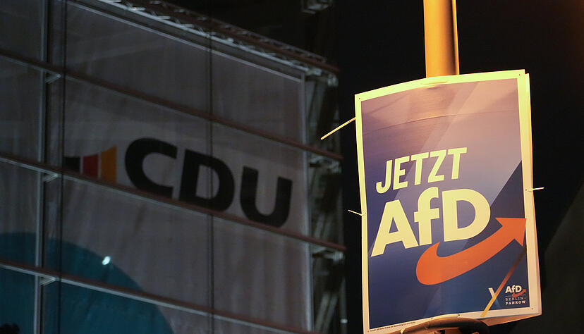 Die AfD prägt und dominiert die politische Debatte, besonders deutlich war das an der Auseinandersetzung über die Migrationspolitik im Wahlkampf zu sehen.