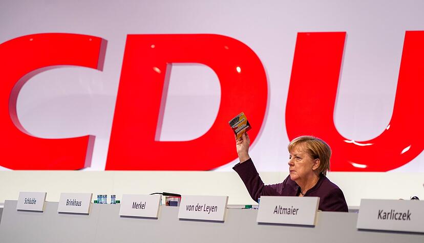 Zuletzt nahm Merkel 2019 physisch an einem Parteitag teil.