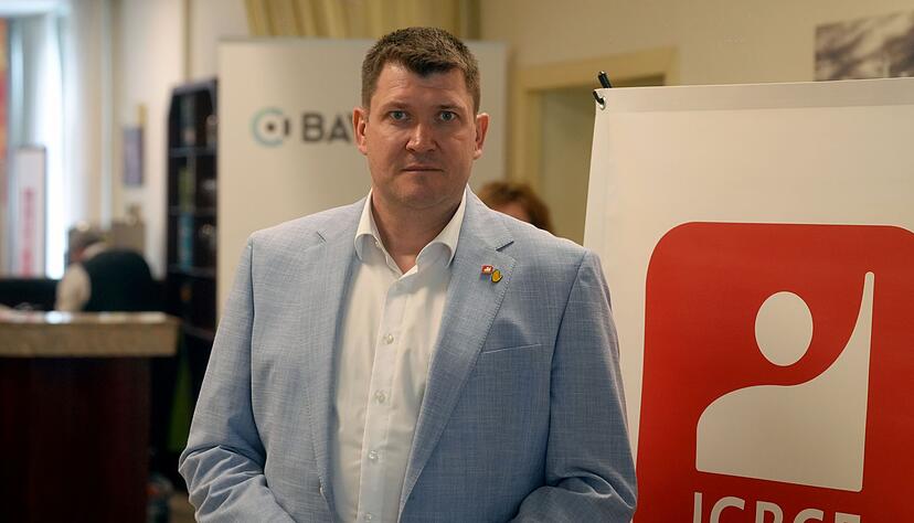 Oliver Heinrich, Verhandlungsf&uuml;hrer der IG BCE, sieht nun die Unternehmen in der Pflicht (Archivbild)